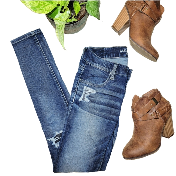 🎉 LAST CHANCE! 🎉 American Eagle Distressed Jeggings / Dark Wash / Size 4 Short - Picture 2 of 12